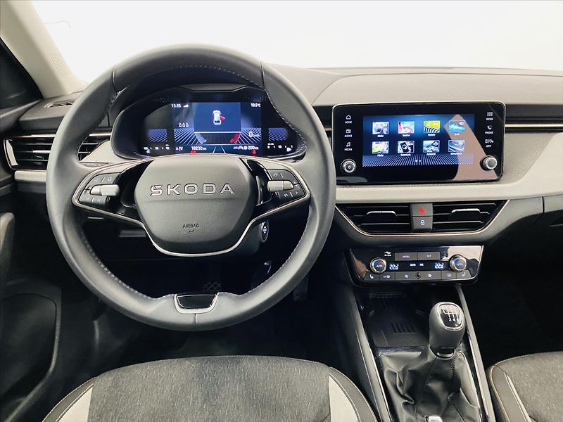 Škoda Scala 1,0 TSI 85kW Selection - fotka 10 z 25