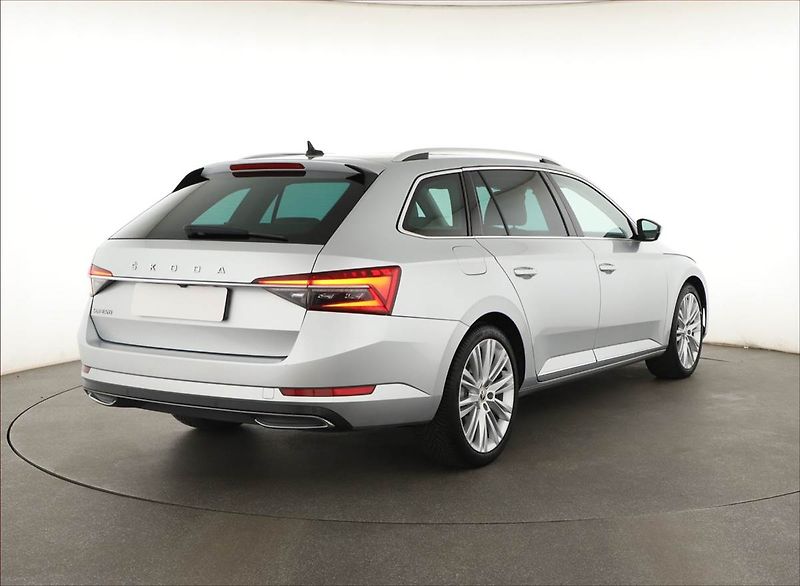 Škoda Superb (2023) Laurin&Klement 2.0 TDI - fotka 5 z 21