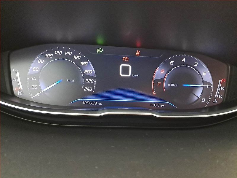 Peugeot 3008 (2018) 1.2 PureTech, Serv.kniha, Kůže - fotka 11 z 17
