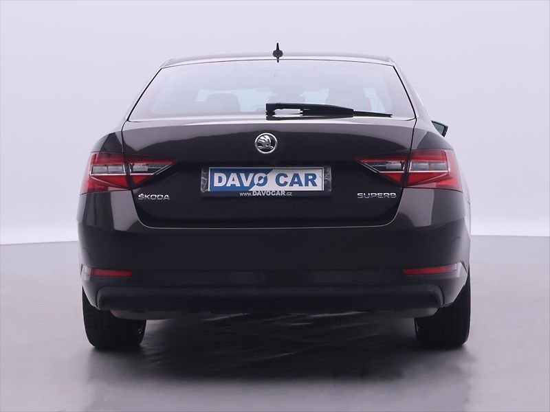 Škoda Superb 2,0 TSI 162kW DSG CZ Style - fotka 6 z 36