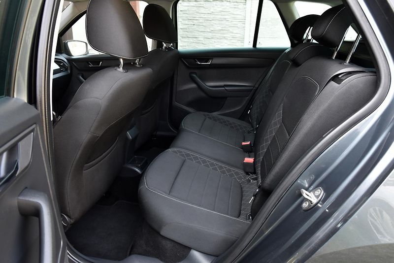 Škoda Fabia 1.2 TSi 6st STYLE,KLIMA,VÝHŘEV - fotka 36 z 50