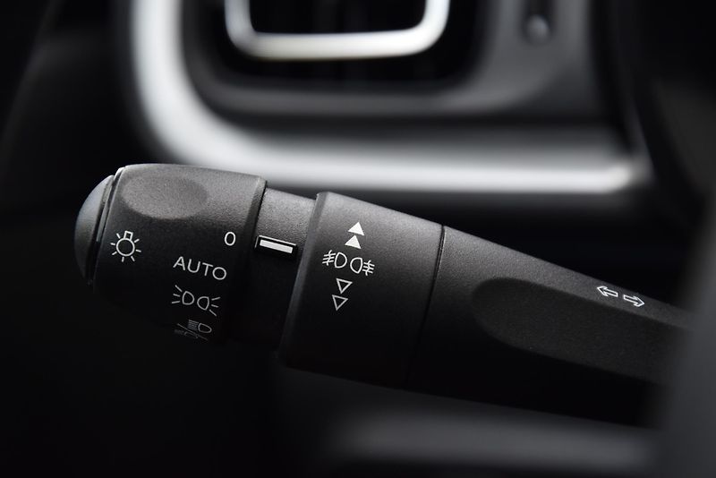 Citroën C3 1.2 PT,DKLIMA,TEMP,PDC,LED,DPH - fotka 16 z 46
