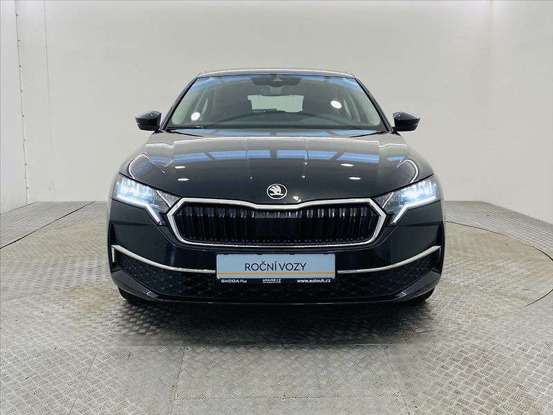Škoda Octavia 1,5 TSI 110kW Selection - fotka 4 z 25