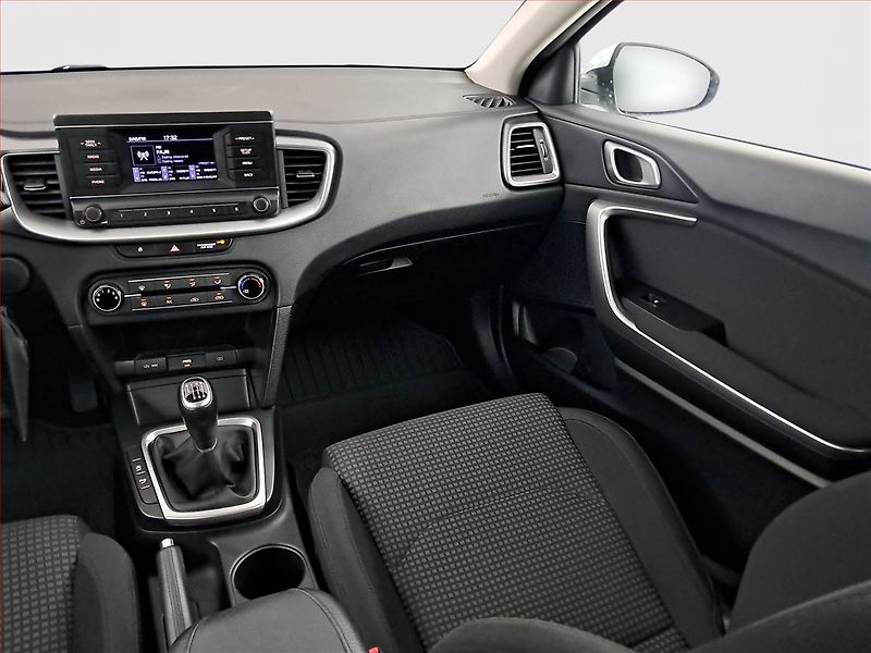 Kia Ceed (2021) 1.0 T-GDI, Serv.kniha - fotka 8 z 17