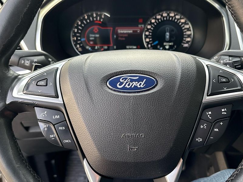 Ford S-MAX (2016) 2.0 TDCi Titanium EAT6 4x4 - fotka 40 z 49