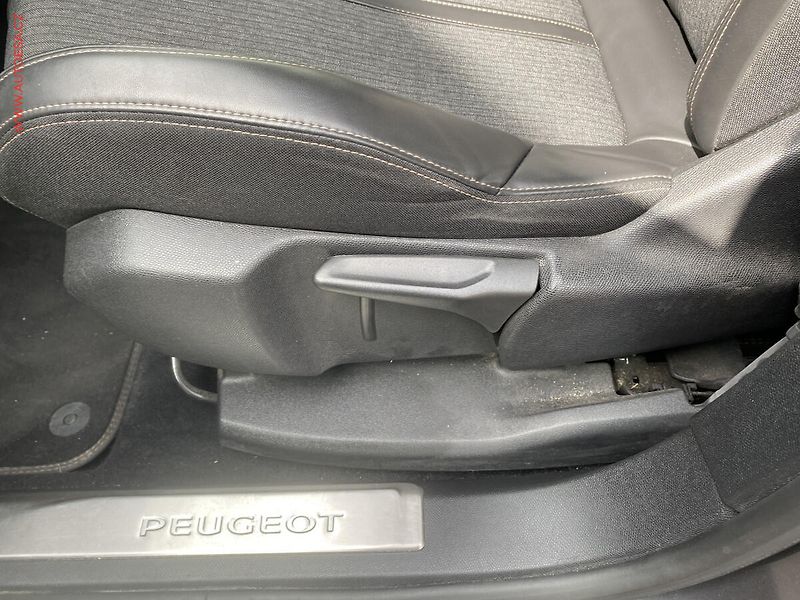 Peugeot 5008 (2018) 1.5 HDi, GT Line, AT - fotka 14 z 19