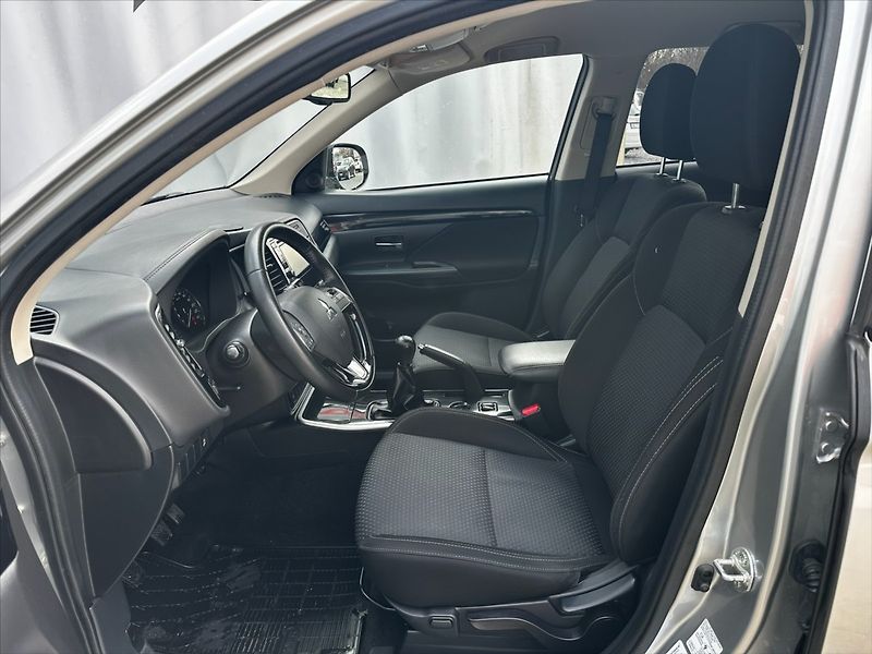 Mitsubishi Outlander 2,0 MIVEC, CZ, 1.majitel, DPH! - fotka 7 z 38