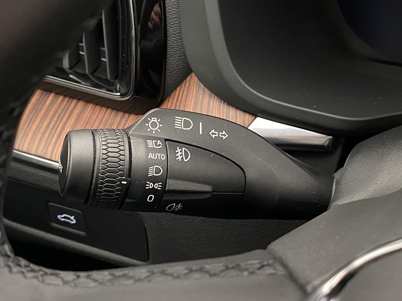 Volvo XC60 B4 AWD DARK PLUS AUT  - fotka 22 z 56