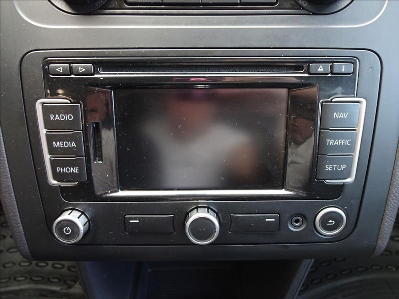 Volkswagen Touran 2,0 TDI 103kW 7.MÍST - fotka 38 z 55