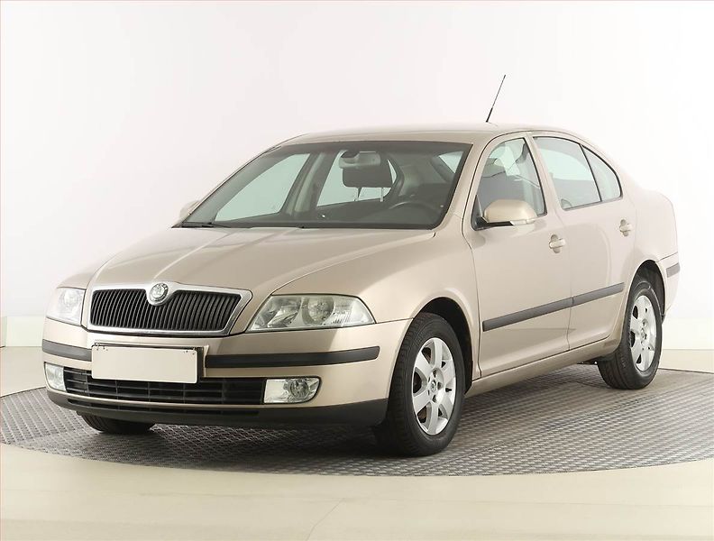 Škoda Octavia (2005) 2.0 TDI, Tempomat - fotka 2 z 19