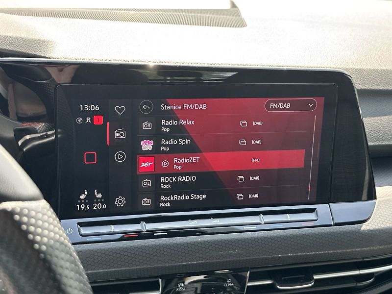 Volkswagen Golf (2023) 2.0 TSI DSG GTI - fotka 18 z 32