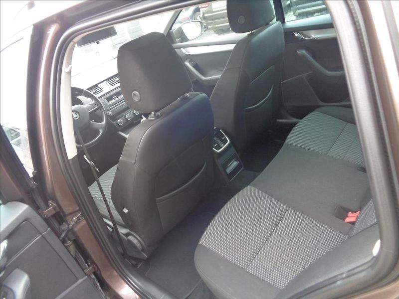 Škoda Octavia (2014) 1,4 - fotka 18 z 19
