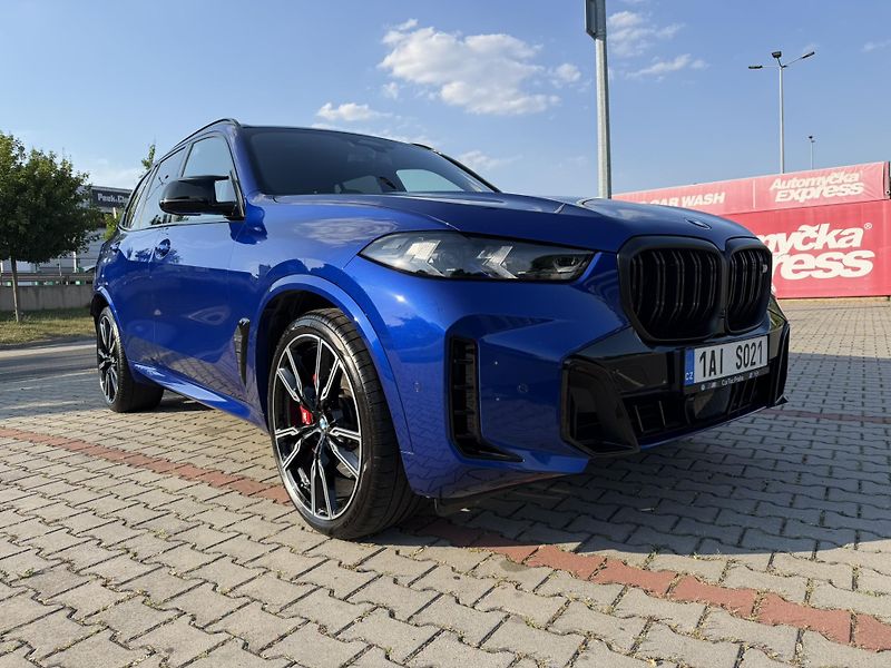 BMW X5 (2025) BMW X5 M60i xDrive - fotka 15 z 21