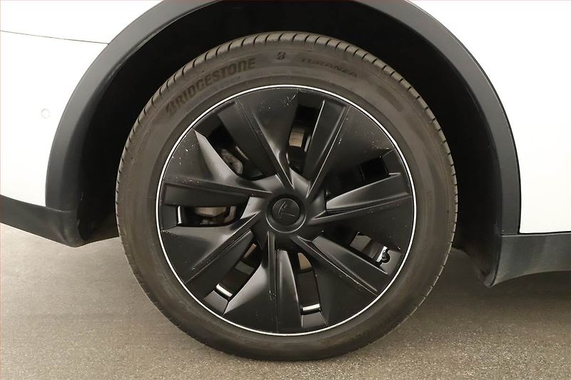 Tesla Model Y (2022) Long Range AWD 79kWh, SoH 91% - fotka 12 z 27