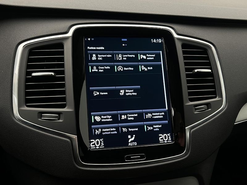 Volvo XC90 B5 AWD MOMENTUM AUT CZ - fotka 28 z 37