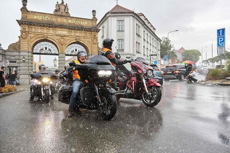 Americké automobily Corvette na 21. ročníku tradičního srazu v areálu Plzeňského Prazdroje.