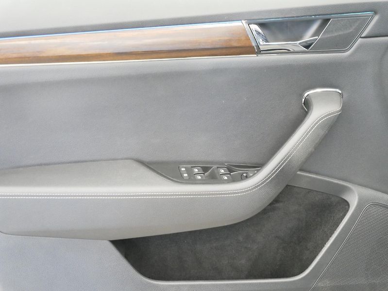 Škoda Superb - fotka 12 z 26