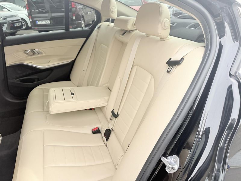 BMW Řada 3 320D  - fotka 33 z 43