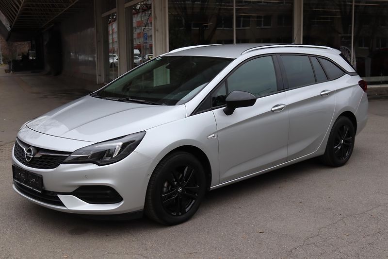 Opel Astra SPORTS TOURER+ 1.2 81kW - fotka 16 z 50