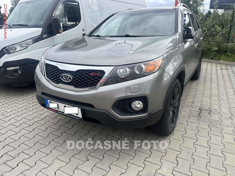 Kia Sorento (2010) 2.2 CRDI 4x4, 7míst, ČR, AT - fotka 1 z 3