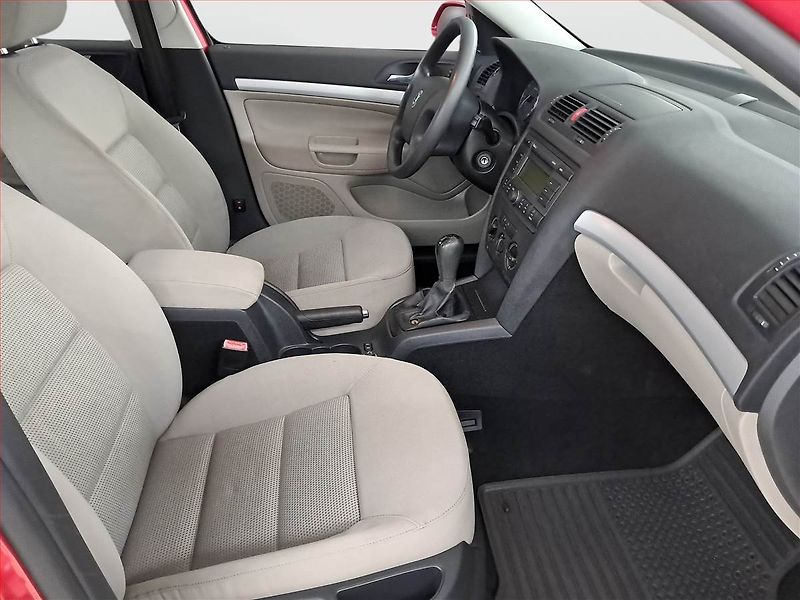 Škoda Octavia (2006) 1.6, po STK, za skvělou cenu - fotka 9 z 17