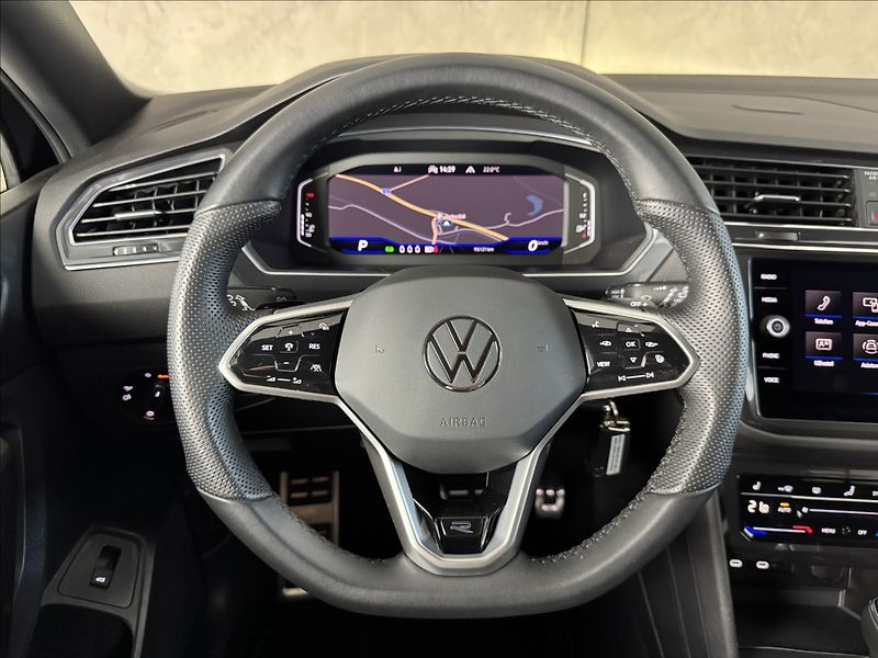 Volkswagen Tiguan Allspace 2,0 TDi  DSG 4x4 R-Line Matrix - fotka 44 z 45