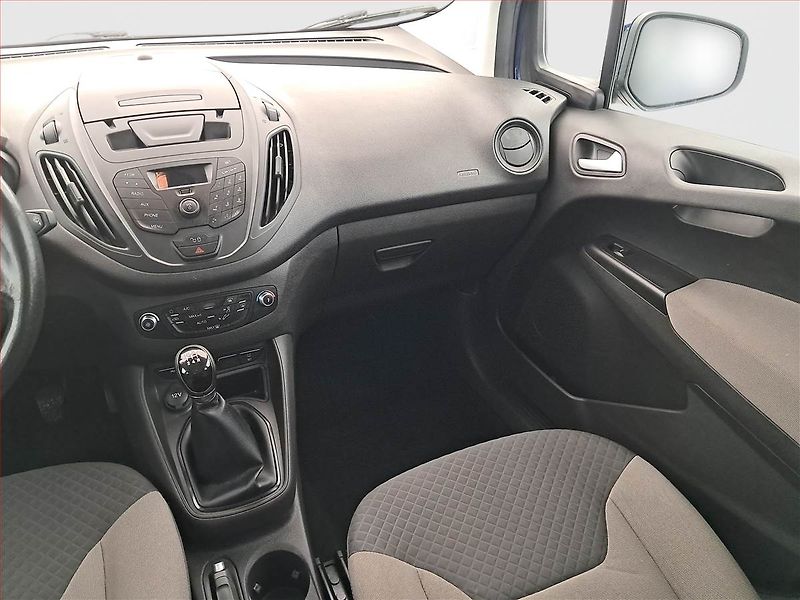 Ford Tourneo Courier (2017) Titanium 1.0 EcoBoost, 5Míst - fotka 8 z 17