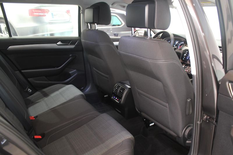 Volkswagen Passat (2021) 2.0TDI DSG Nez.Topení LED - fotka 24 z 38