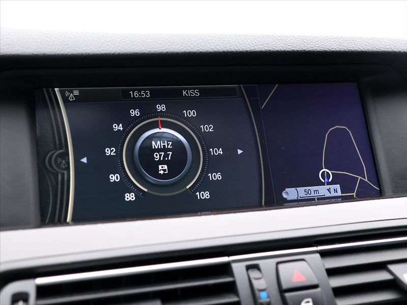 BMW Řada 5 3,0 535i 225kW Aut.klima Kůže - fotka 25 z 41