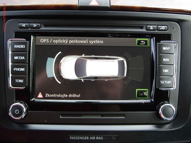 Škoda Superb (2014) 2.0 TDi 4x4, ČR, Elegance - fotka 17 z 21