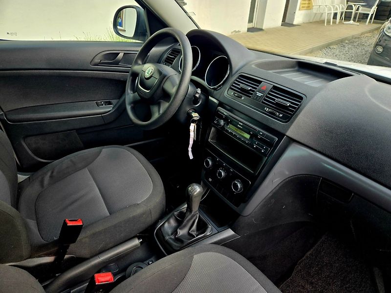 Škoda Yeti (2012) 1.4 TSI Serviska - fotka 18 z 26