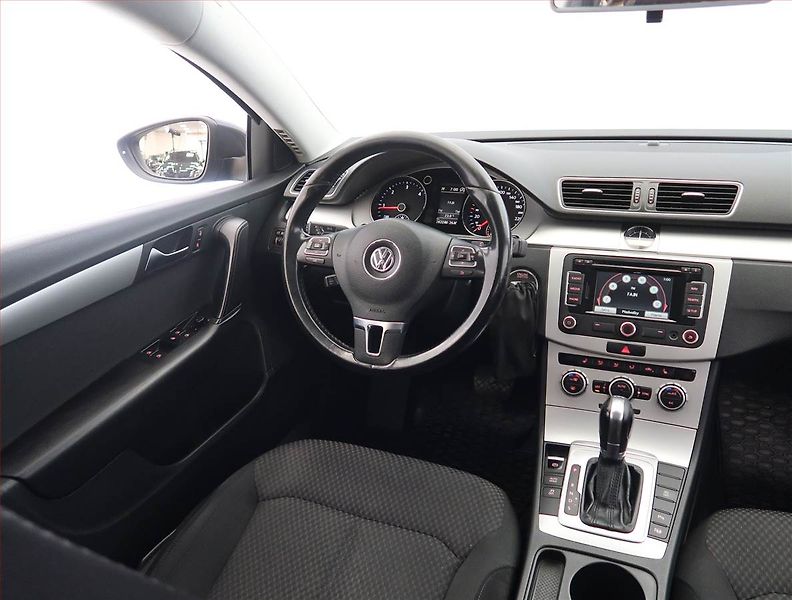 Volkswagen Passat (2013) Comfortline 2.0 TDI, Automat - fotka 7 z 21