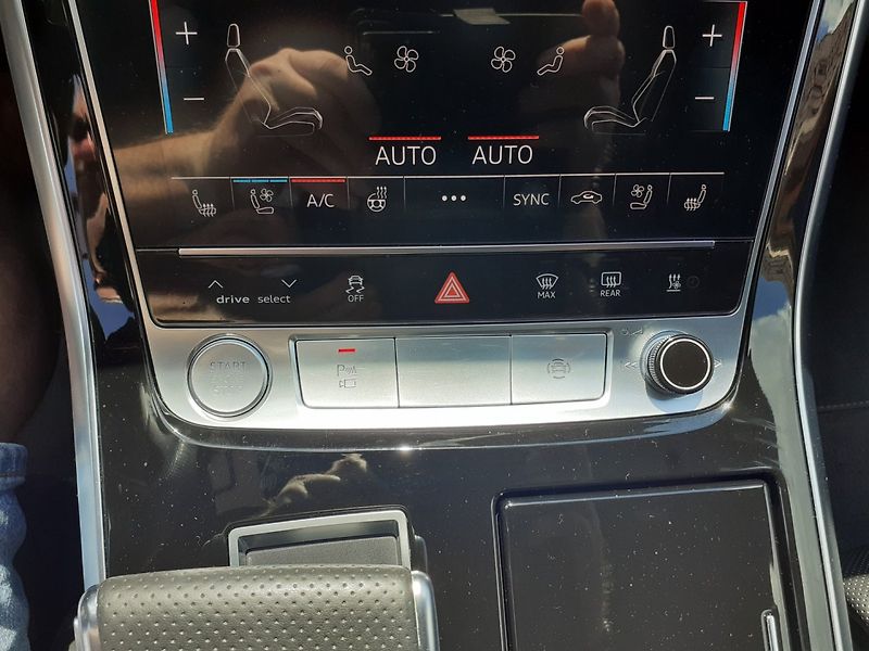 Audi Q7 (2020) 50 TDi  S -Line Mild-hybrid - fotka 17 z 41
