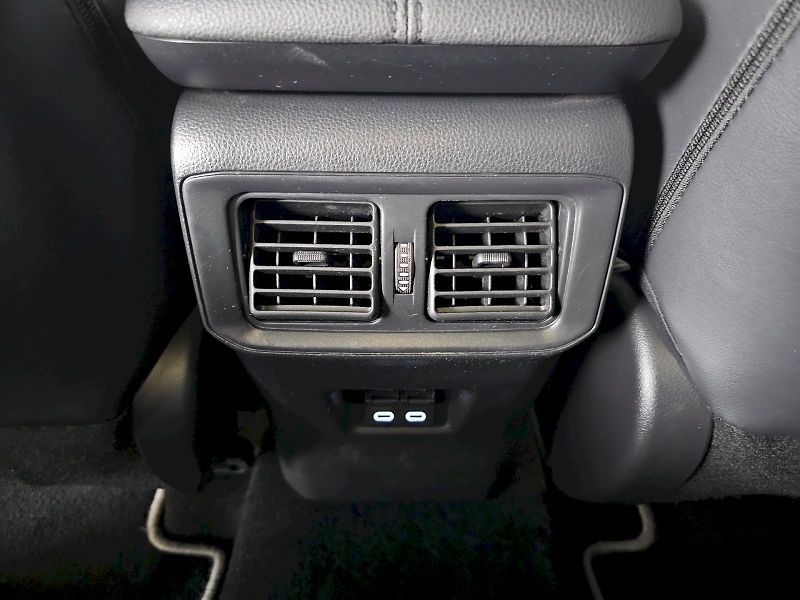 Toyota RAV4 (2025) 2.5HEV 222k 4X4 SELECTION - fotka 25 z 28