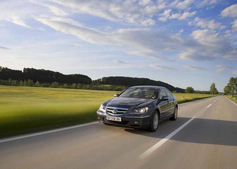 Honda Legend se dnes v bazarech prodává jen po kusech. Stačí na ni ale 200 tisíc korun.
