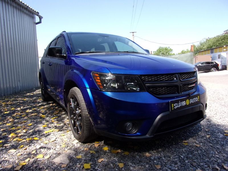 Dodge Journey (2015) 3.6L V6 208kW SXT AUTOMAT 7MÍS - fotka 3 z 21