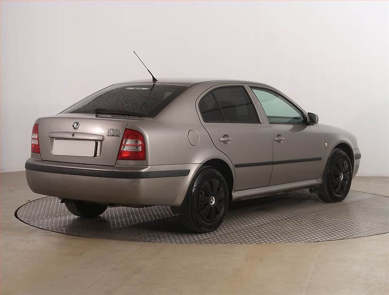 Škoda Octavia (2008) 1.6, po STK, jezdí výborně - fotka 5 z 14