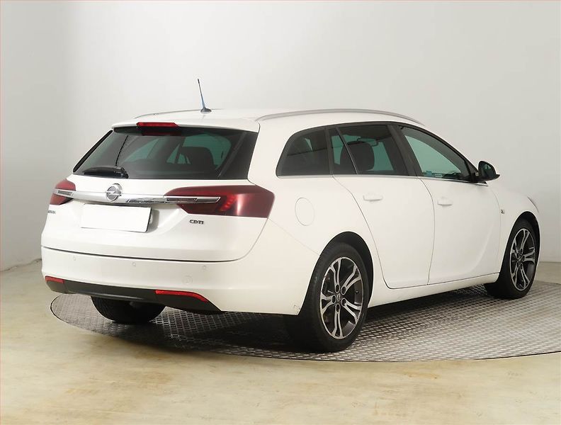 Opel Insignia (2015) 2.0 CDTI, nová STK, rezervace - fotka 5 z 19
