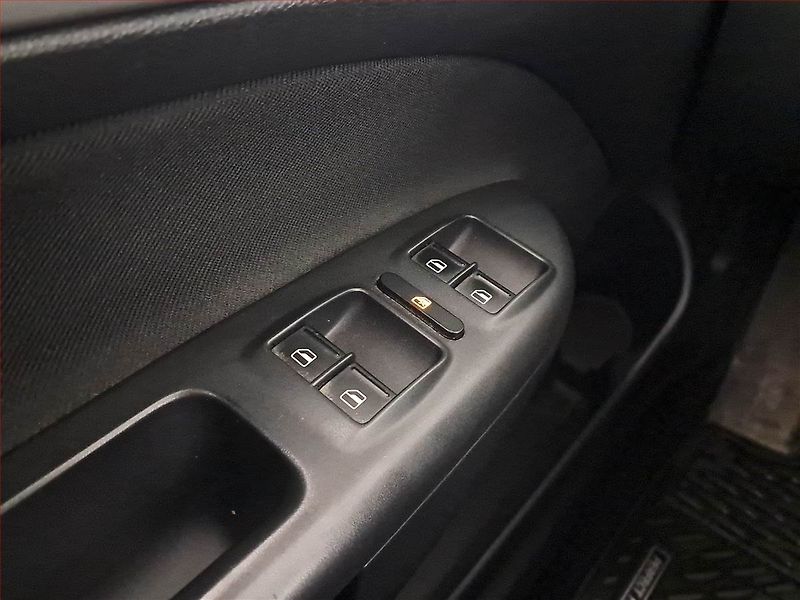 Škoda Octavia (2012) 1.6 TDI, Serv.kniha, po STK - fotka 15 z 16