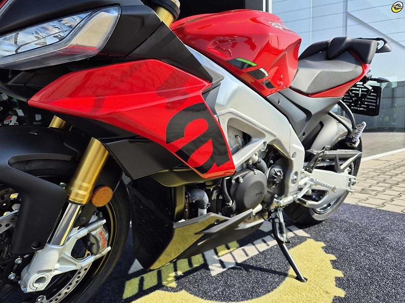 Aprilia Tuono V4 1100 RR (2024) E5 - AKČNÍ CENA - fotka 11 z 38