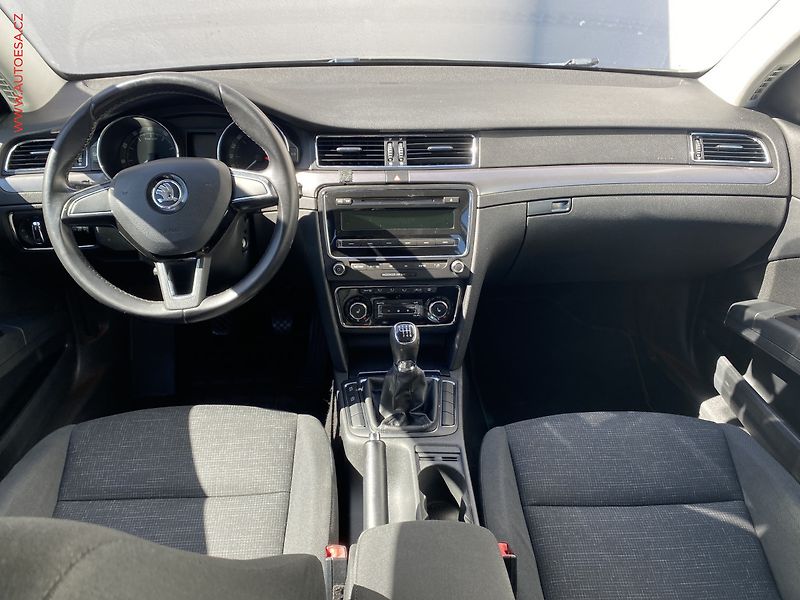 Škoda Superb (2014) 1.4 TSi, Active - fotka 8 z 18