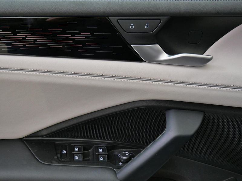Volkswagen Tiguan - fotka 12 z 25
