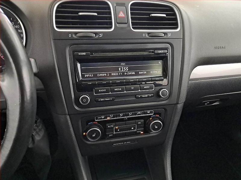 Volkswagen Golf (2012) 1.2 TSI, Park. senzory - fotka 12 z 20