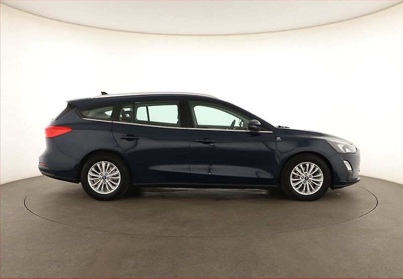 Ford Focus (2020) 1.5 EcoBlue, Navi, Tempomat - fotka 6 z 18