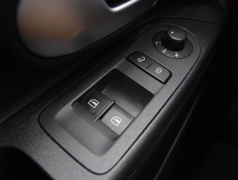 Volkswagen up! (2019) 1.0 MPI, ČR,1.maj, Tempomat - fotka 16 z 16