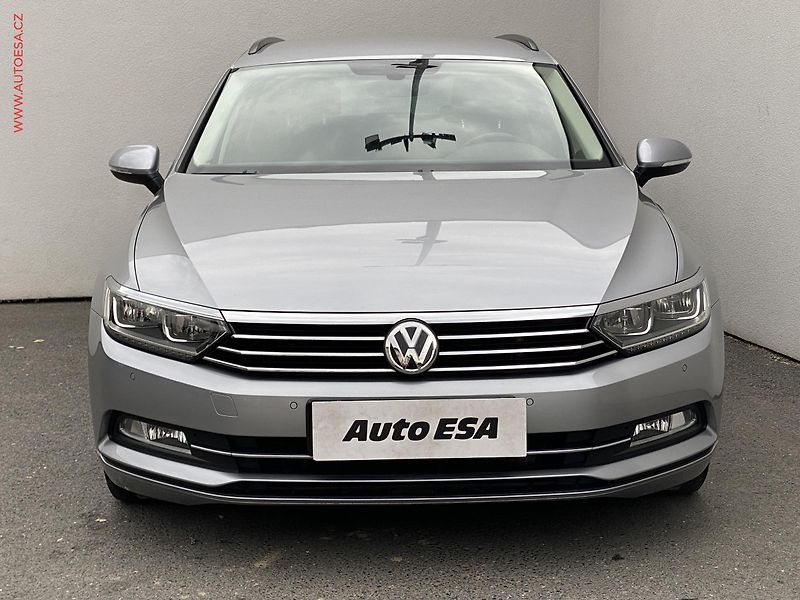 Volkswagen Passat (2018) 2.0 TDi, Comfortline, DSG - fotka 2 z 18