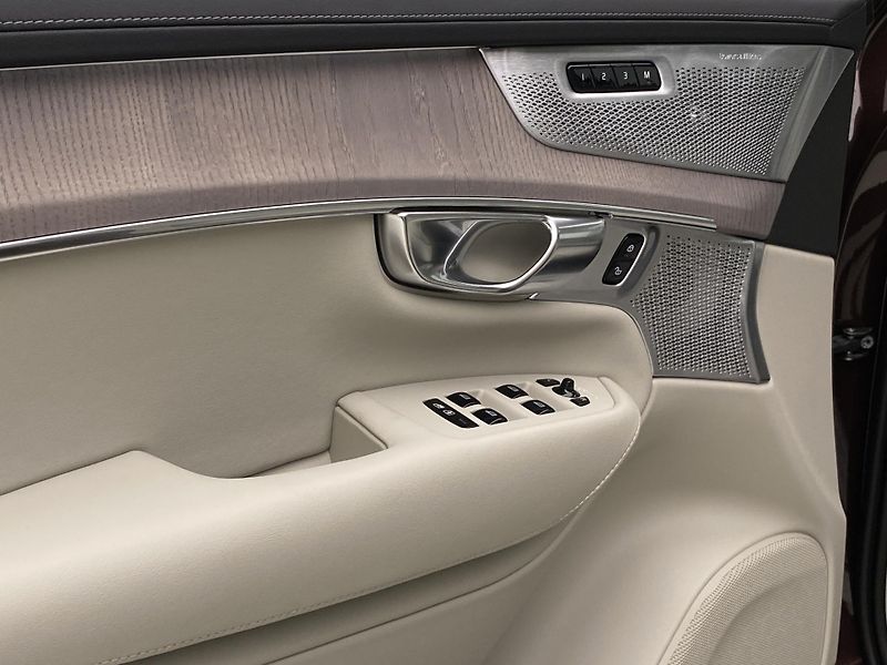 Volvo XC90 (2026) B5 AWD AUT BRIGHT ULTRA 7míst - fotka 30 z 74