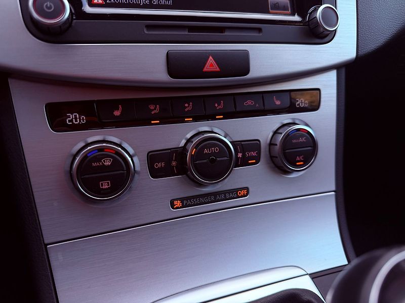 Volkswagen CC 2.0 TDi, ČR - fotka 21 z 29