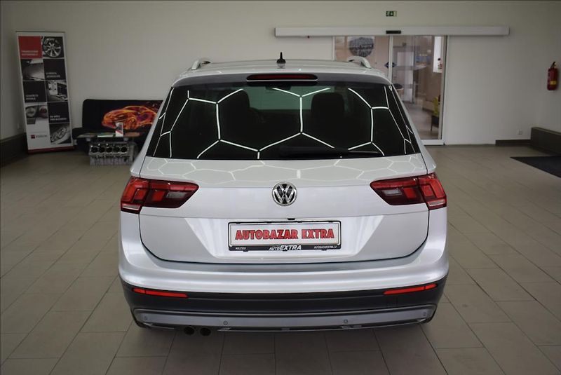 Volkswagen Tiguan 2,0 TDi, virtual,pano,navi, - fotka 6 z 44