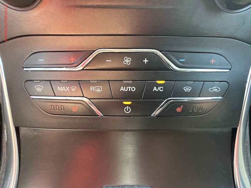 Ford S-MAX (2015) 2.0, ČR - fotka 14 z 20
